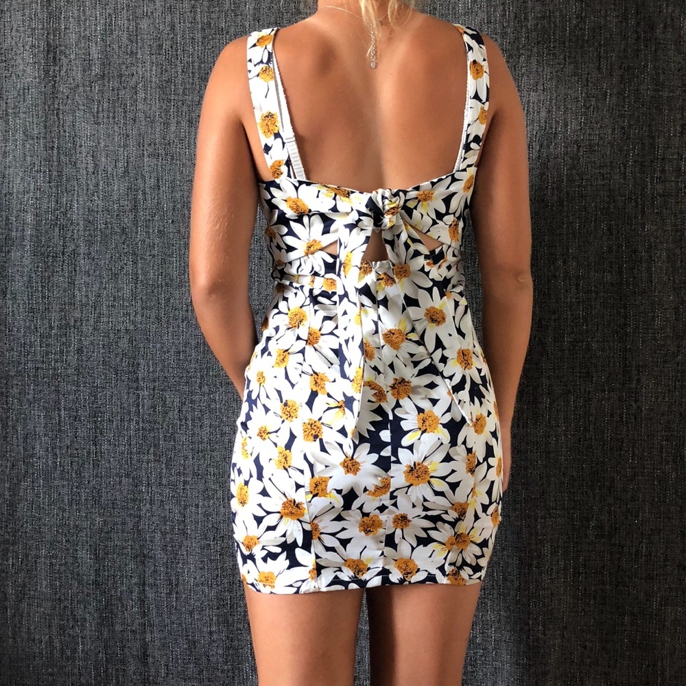 Tie-back Sunflower Print Dress